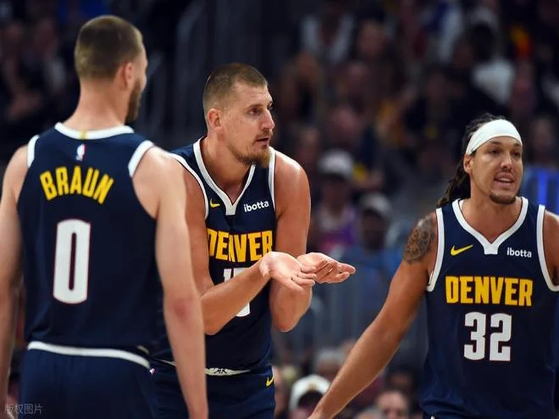 帕利尼亚:想对球迷们说声抱歉,我们辜负了他们的期待